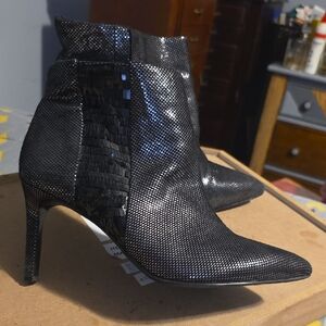 Nine West Shimmering Black Heeled Boots with Black Side Sequence 7.5M